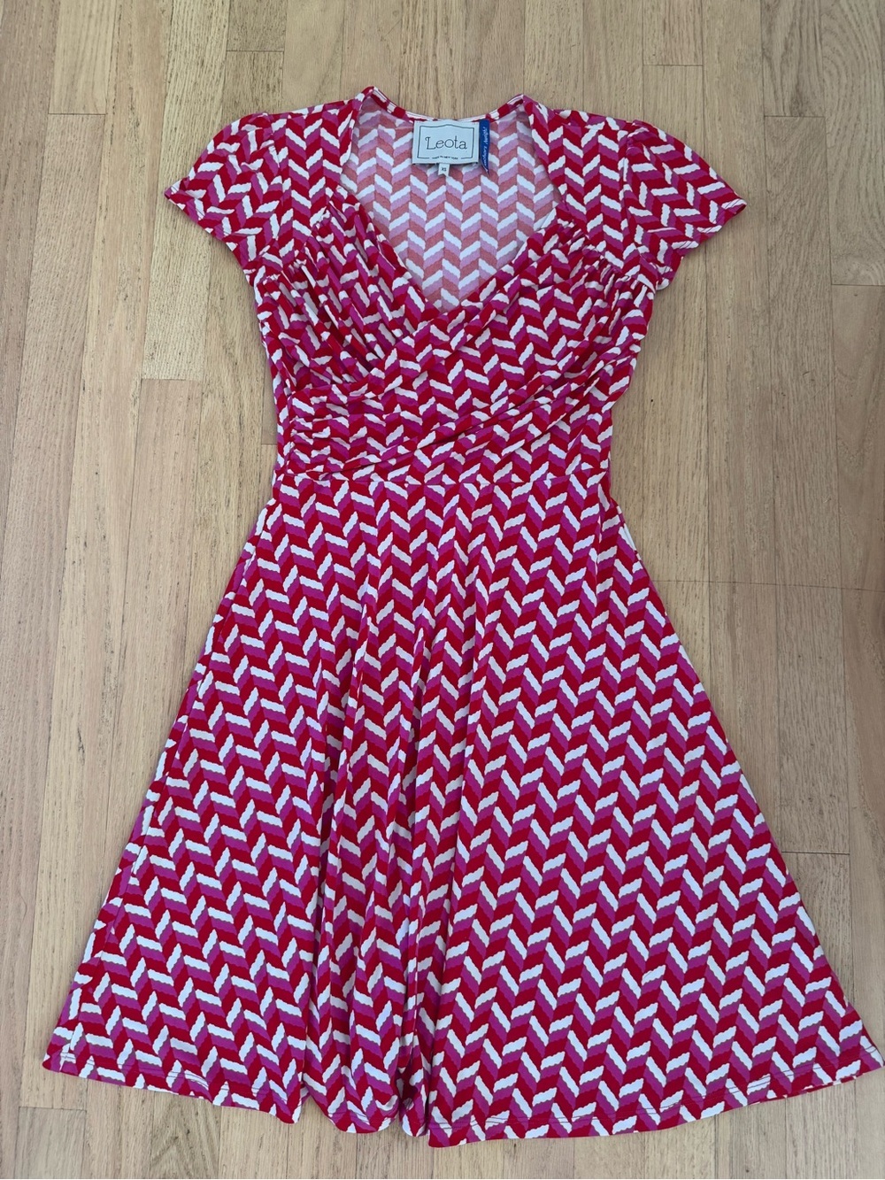 Leota XS Anchors Aweigh Pink Geometric Print V Neck Short Sleeve Dress